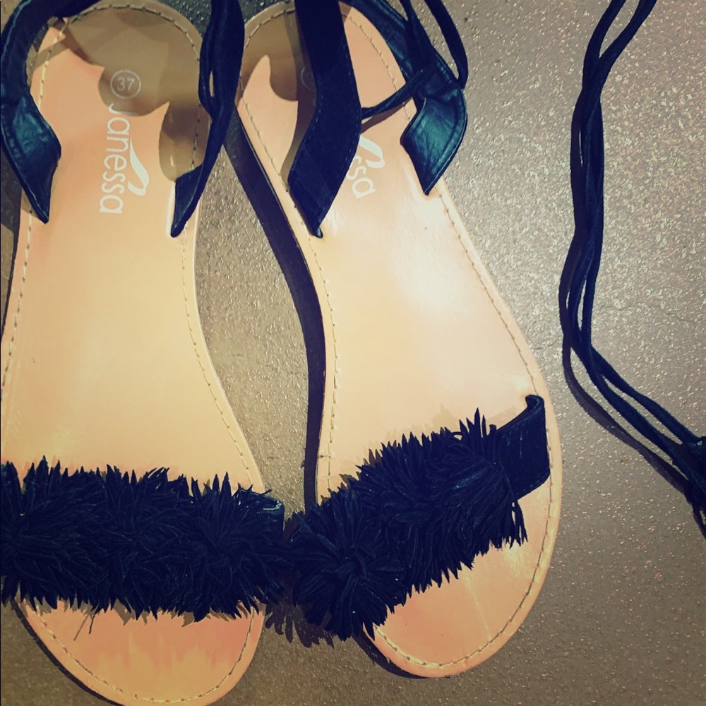 Janessa brand sandals strap up